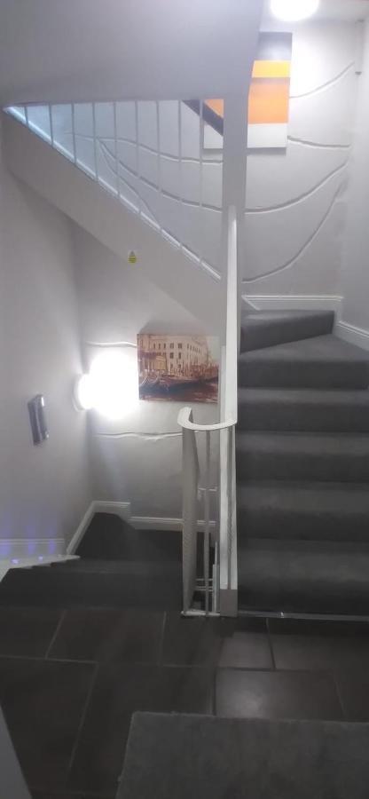 Up Stairs Double Apartment Innishannon Mariners Rest 科克 外观 照片