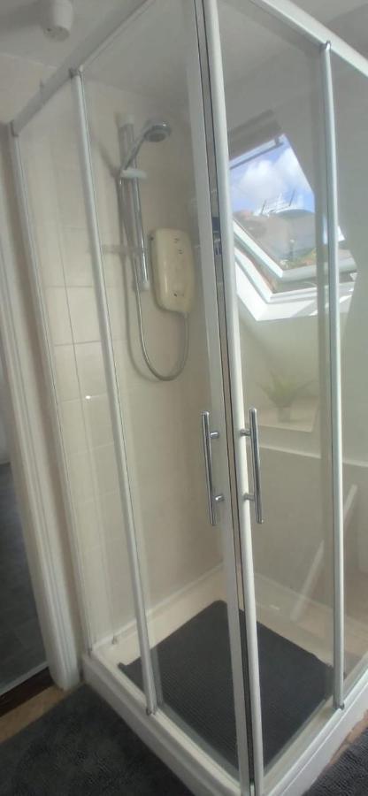 Up Stairs Double Apartment Innishannon Mariners Rest 科克 外观 照片