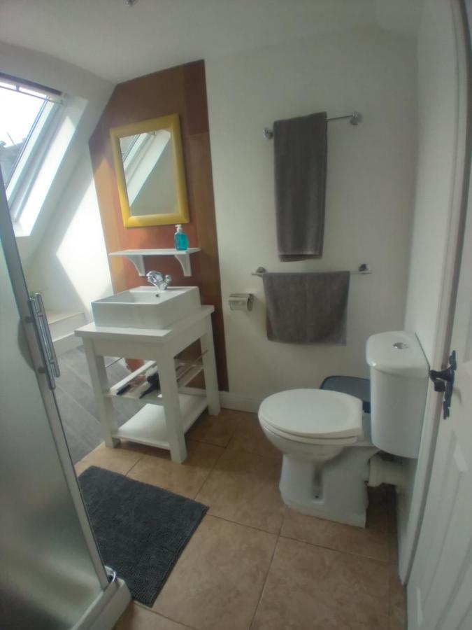 Up Stairs Double Apartment Innishannon Mariners Rest 科克 外观 照片